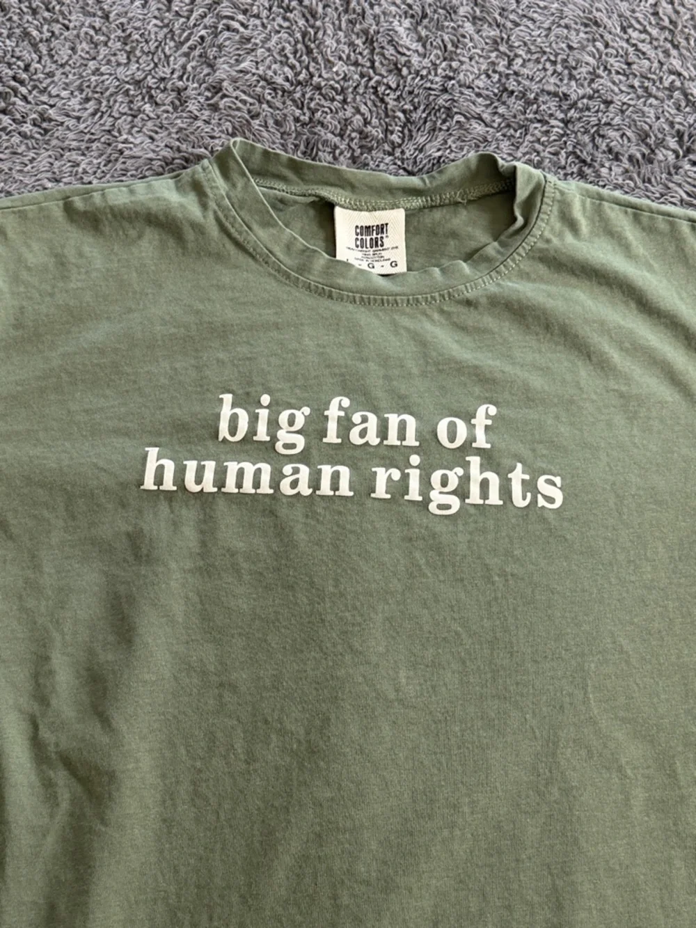 Comfort Colors Olive Green 'Big Fan of Human Rights' Tee - Picture 3 of 3